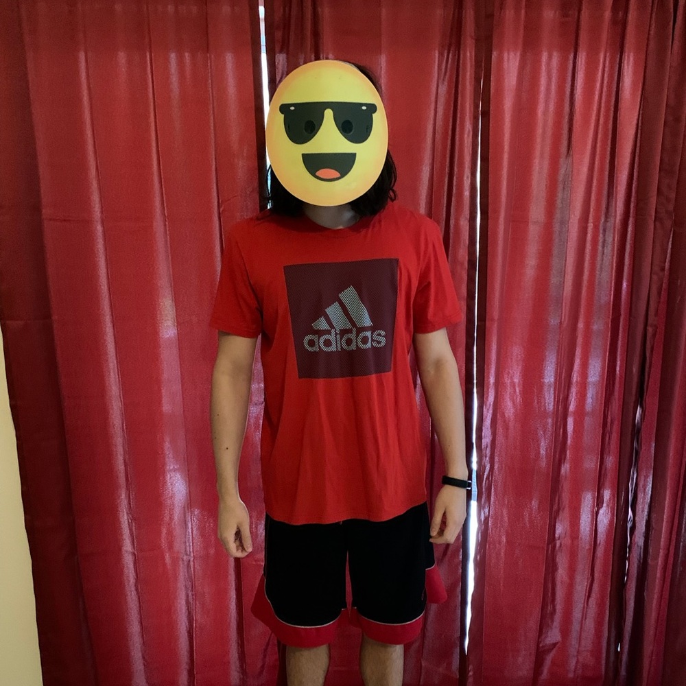 🚨🚨2/$12 Adidas red and black t shirt